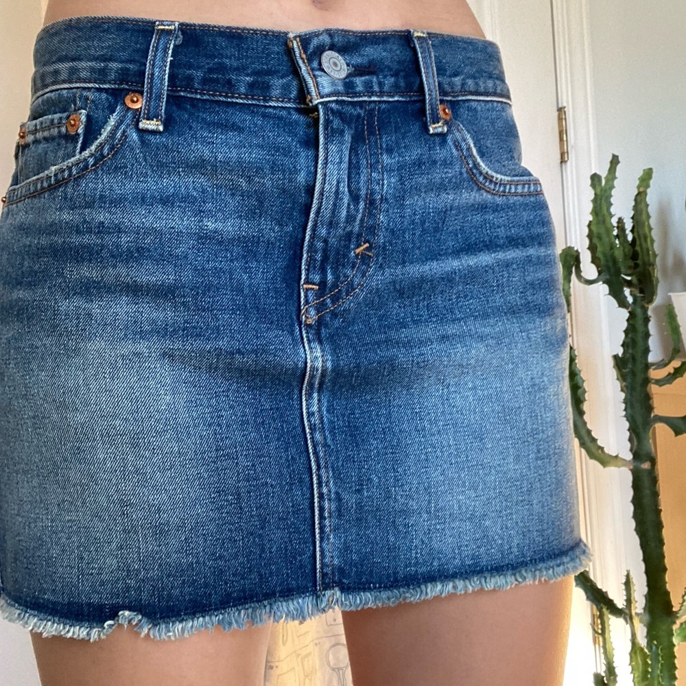 Levi’s denim mini skirt - Picture 1 of 5